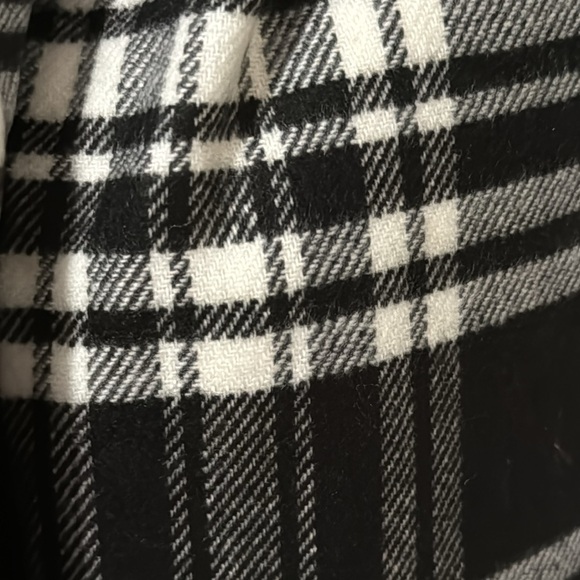 Like New Scarf-Black & White-Twisted Fringe-65x12 - Picture 3 of 10